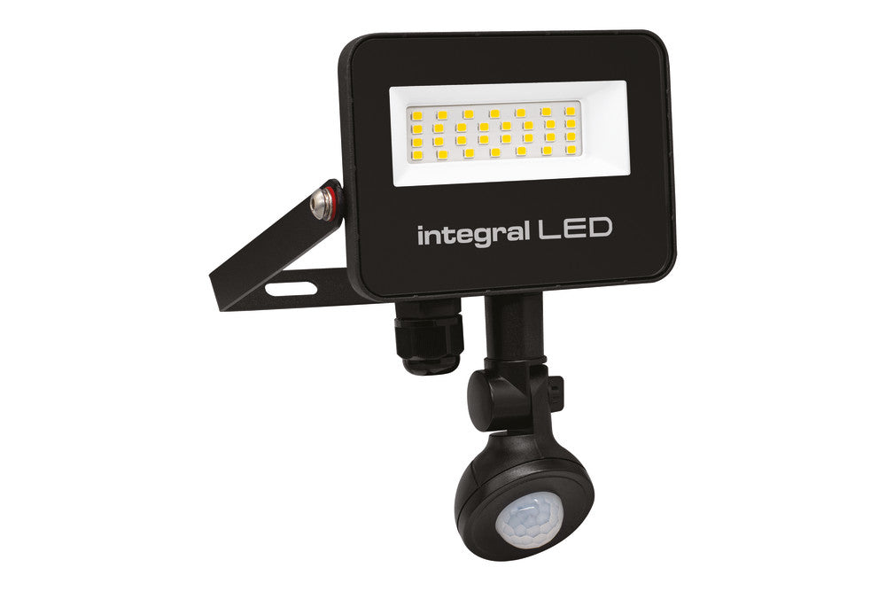 SUPER SLIM 2 FLOODLIGHT IP67 2000LM 20W 4000K PIR 120° NON-DIMM 100LM/W BLACK IR REMOTE
