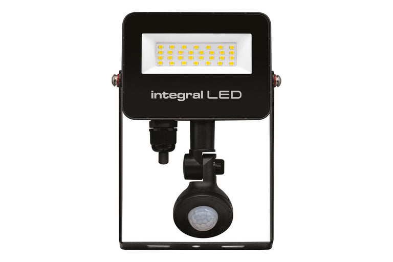 SUPER SLIM 2 FLOODLIGHT IP67 2000LM 20W 4000K PIR 120° NON-DIMM 100LM/W BLACK IR REMOTE