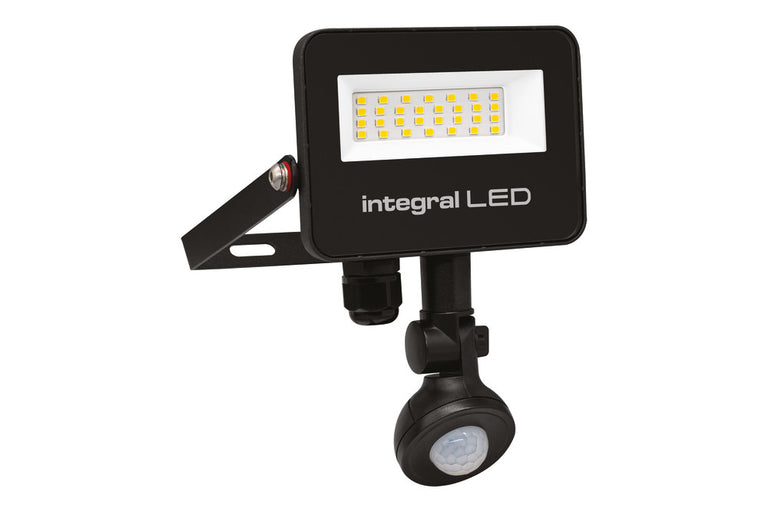 SUPER SLIM 2 FLOODLIGHT IP67 2000LM 20W 4000K PIR 120° NON-DIMM 100LM/W BLACK IR REMOTE