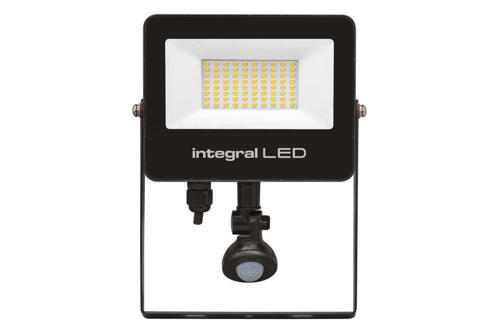 SUPER SLIM 2 FLOODLIGHT IP67 5000LM 50W 4000K PIR 120° NON-DIMM 100LM/W BLACK IR REMOTE
