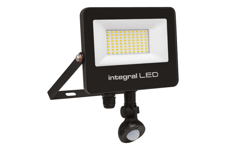 SUPER SLIM 2 FLOODLIGHT IP67 5000LM 50W 4000K PIR 120° NON-DIMM 100LM/W BLACK IR REMOTE
